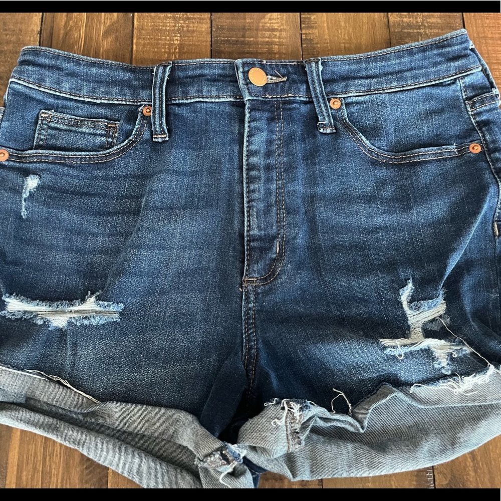 Universal Thread High Rise Short